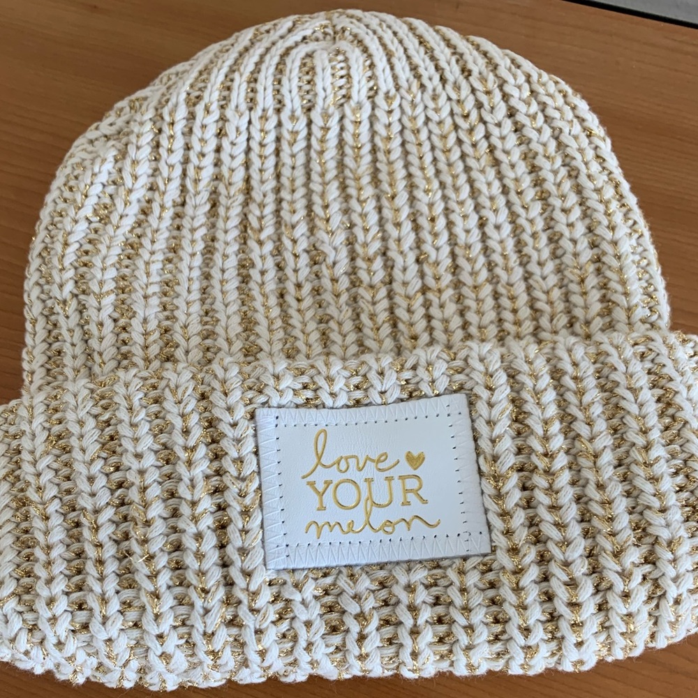 Love Your Melon cuffed beanie natural/gold New